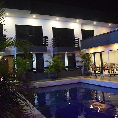 Hotel Ritzz باراماريبو المظهر الخارجي الصورة