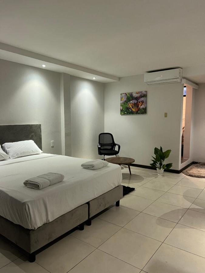 Hotel Ritzz باراماريبو المظهر الخارجي الصورة
