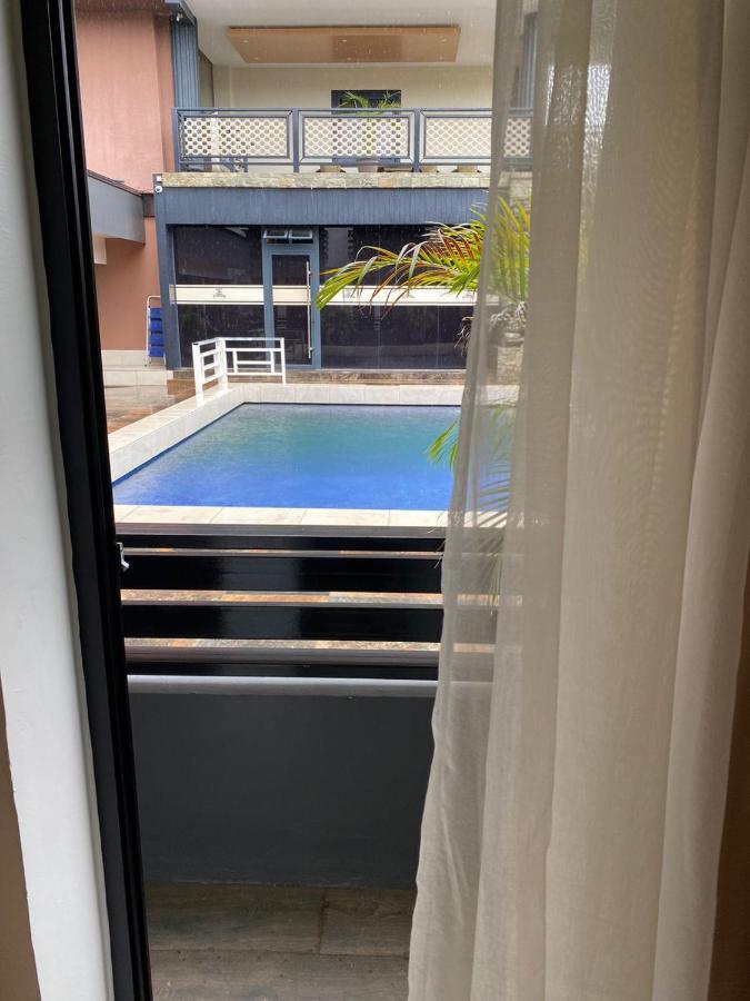 Hotel Ritzz باراماريبو المظهر الخارجي الصورة