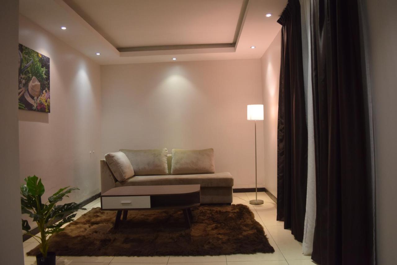 Hotel Ritzz باراماريبو المظهر الخارجي الصورة
