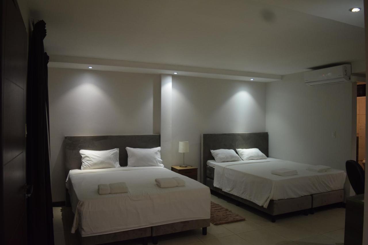 Hotel Ritzz باراماريبو المظهر الخارجي الصورة
