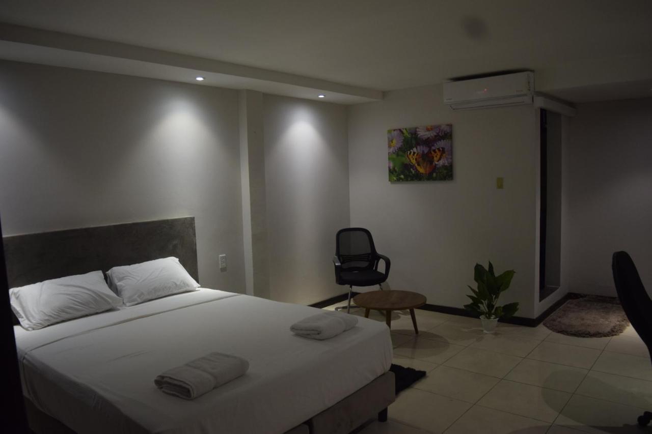 Hotel Ritzz باراماريبو المظهر الخارجي الصورة