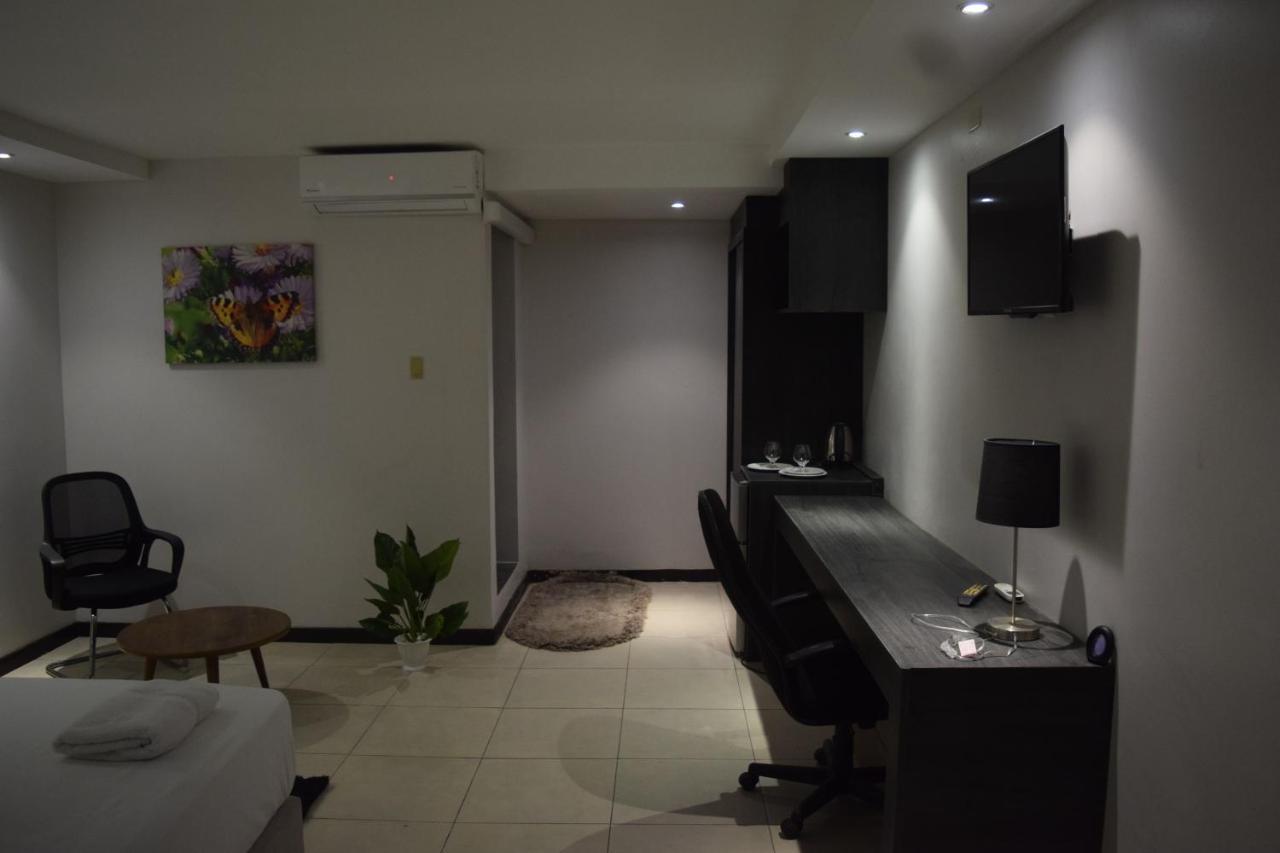 Hotel Ritzz باراماريبو المظهر الخارجي الصورة